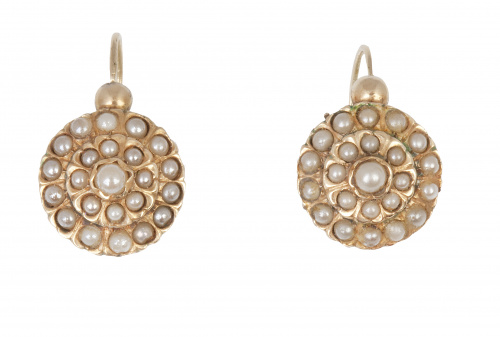 Pendientes rosetón S. XIX de símil perlas
