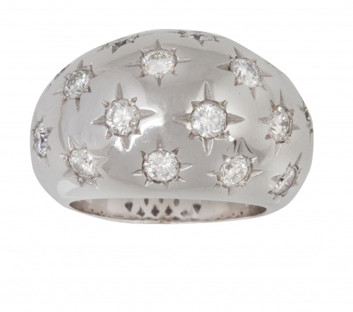 Sortija ancha bombée cuajada de brillantes en marcos de est