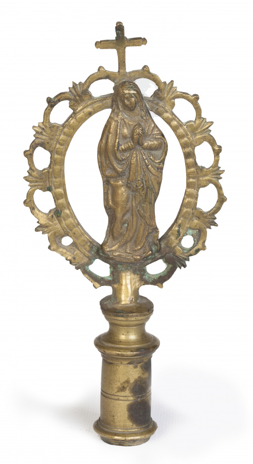 Estandarte de vara procesional en bronce con Virgen.Españ