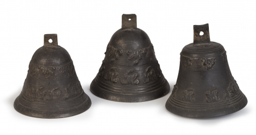 Lote de tres campanas de bronce, S. XVIII