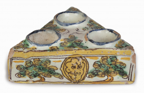 Especiero de cerámica esmaltada de la serie policroma.Tal