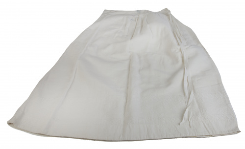 Combinación de hilo blanco con guateado y decoracón floral,