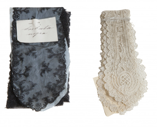 Lote de dos corbatas, una de punta de aguja y otra de encaj
