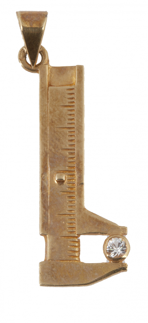  Colgante con diseño de calibrador que sujeta un brillante