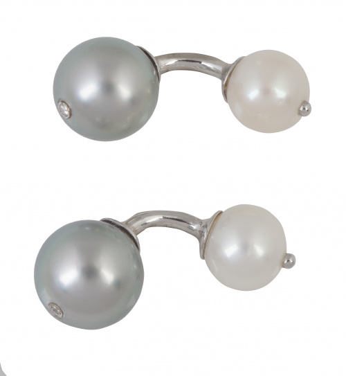 Gemelos dobles con perla de Tahití adornada con un brillant