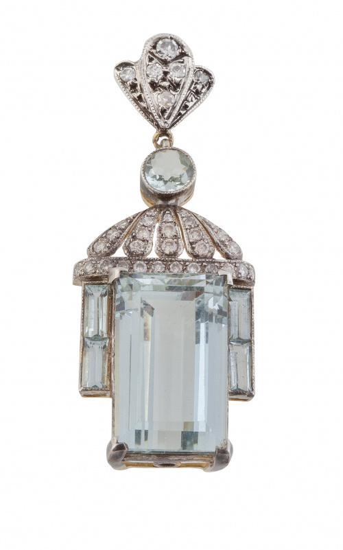 Colgante estilo Belle Epoque con aguamarina talla esmeralda