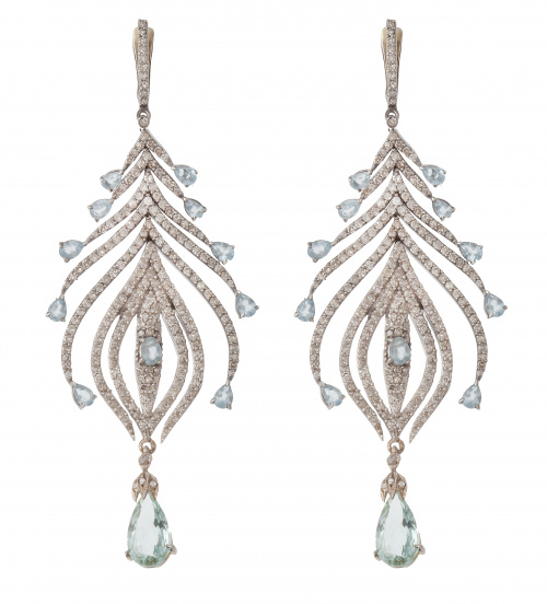 Pendientes largos estilo Belle Epoque con diseño de pluma d