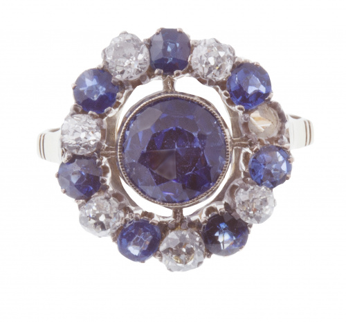  Sortija circular c. 1910 con zafiro sintético central y or