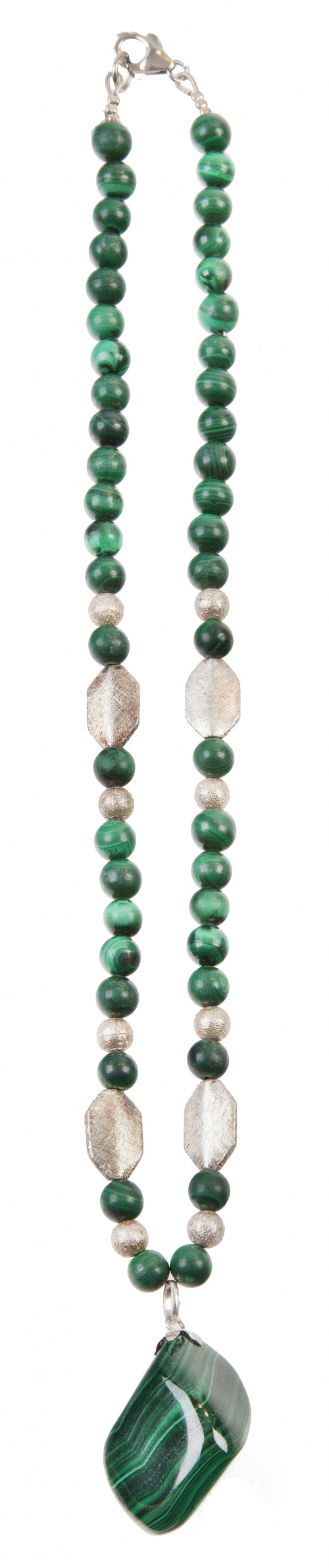 Conjunto de tres collares con malaquita y plata