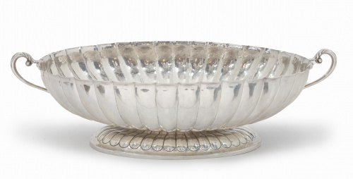 Centro gallonado en plata martelé ley 925.Méjico, S. XX.