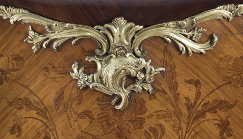 Entredós de estilo Luis XV de madera de caoba, marquetería 