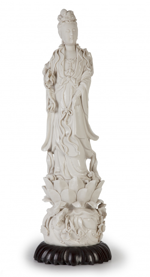 Guanyin en porcelana "Blanch de Chine".China, S. XIX - XX.