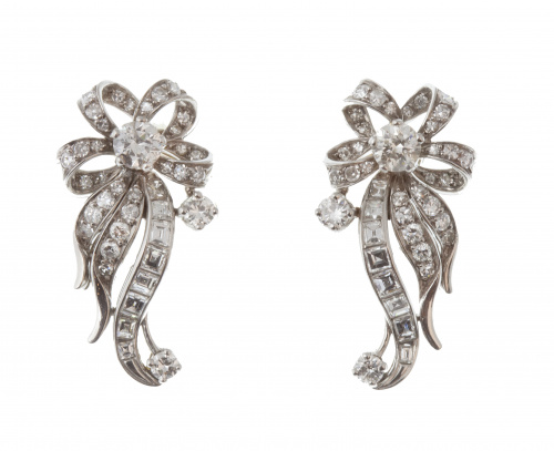 Pendientes años 50 en florma de flor con cascada de hojas d