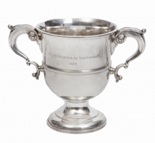 Trofeo en metal plateado del barco del rey Alfonso XIII.C