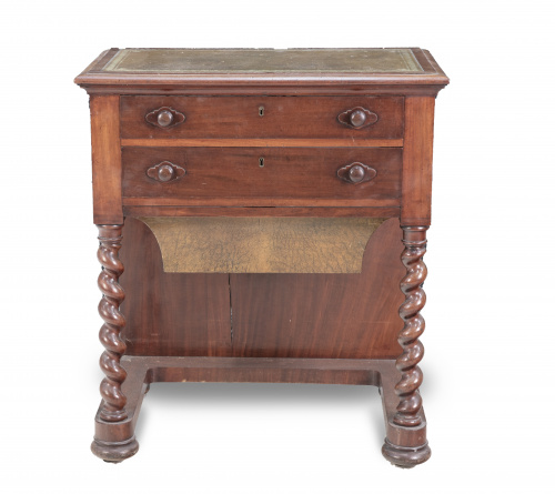 Costurero de madera de nogal.Inglaterra, mediados del S. 