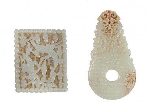 Lote de dos placas de jade.China, ff. del S. XIX.
