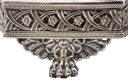 Escribanía de plata en su color.Madrid, Villa y Corte, Ma