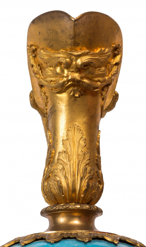 Importante pareja de jarras a la manera de Sévres en porcel