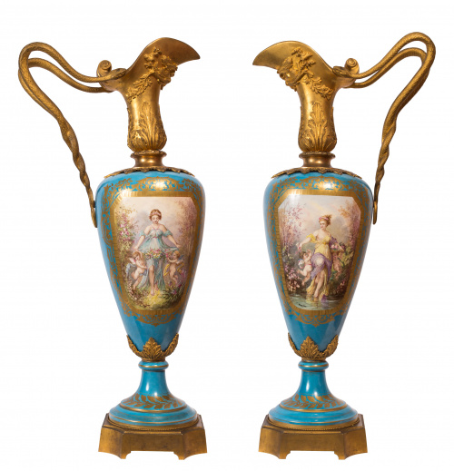 Importante pareja de jarras a la manera de Sévres en porcel