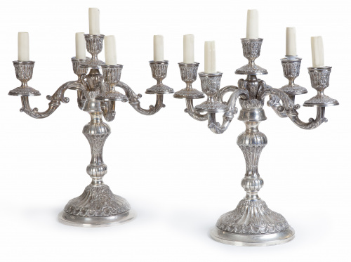 Pareja de candelabros en plata de cinco brazos de luz, cinc