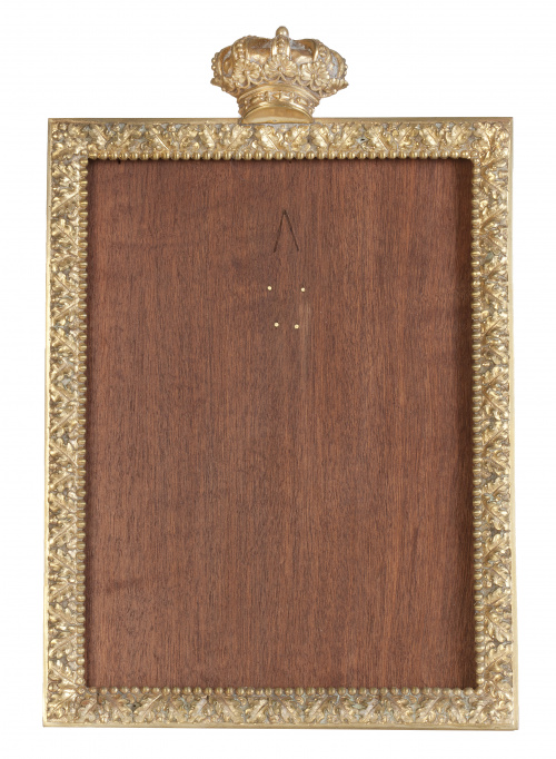 Marco en bronce dorado con corona real, h. 1940.