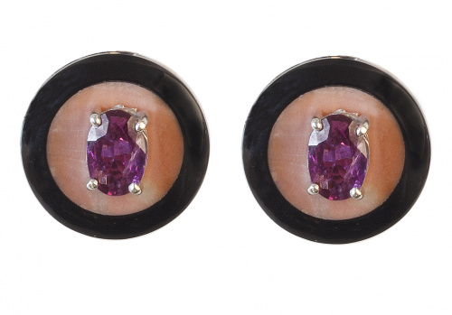 Pendientes en forma de botón con rubí oval coronando disco 