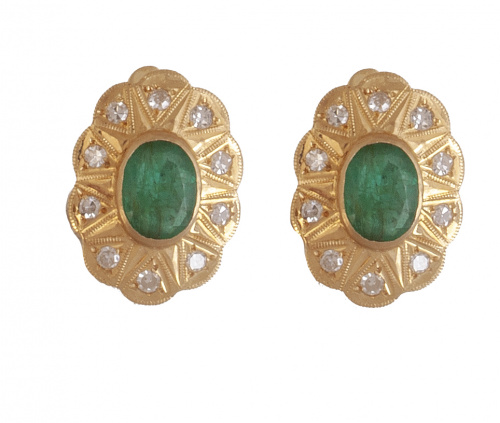 Prog. 66701. Pendientes con esmeralda oval orlada de brilla