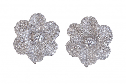 Prog. 60639.  Pendientes flor cuajados de brillantes, y con