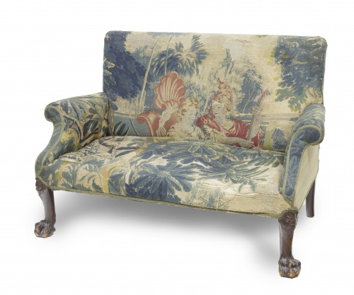 Sofá de madera de caoba tallada estilo Jorge II, con tapice