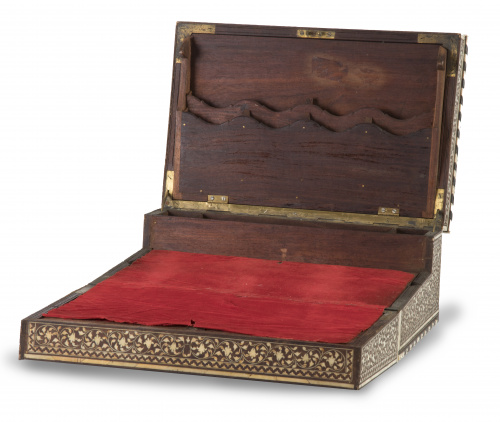 Caja escritorio con marquetería de hueso.Trabajo anglo-in