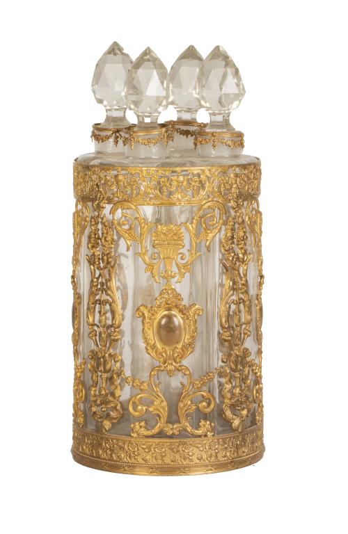Perfumero Napoleón III con cuatro garrafas de cristal en so