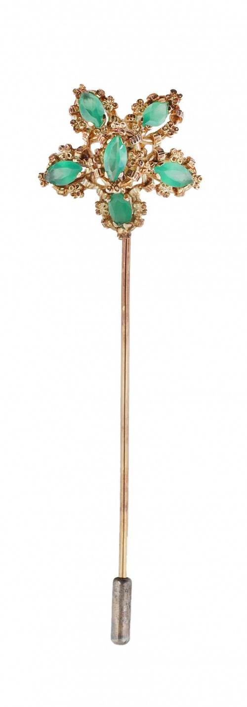 Broche alfiler S. XIX con diseño de flor de crisoprasas tal