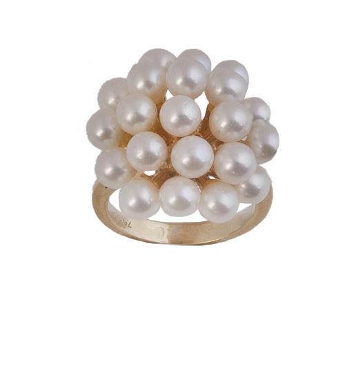 Sortija bombée con frente de perlas que forman círculo