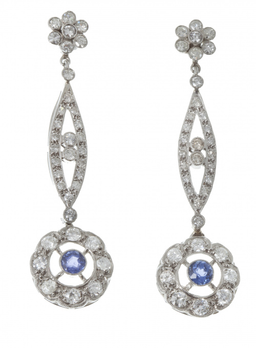 Pendientes largos de brillantes, con rosetón colgante de za
