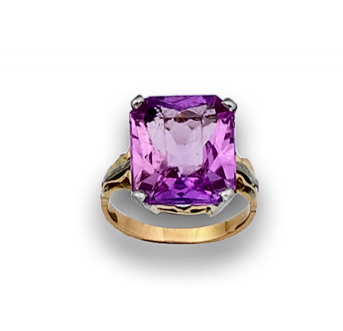 Sortija años 40 con rosa de Francia de color oscuro en oro 