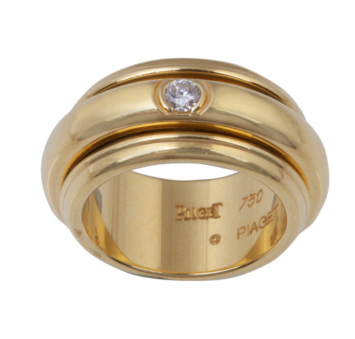 Sortija PIAGET POSSESION en oro amarillo de 18K con tres br