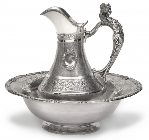 Aguamanil y palangana en plata con decoración de "guilloché