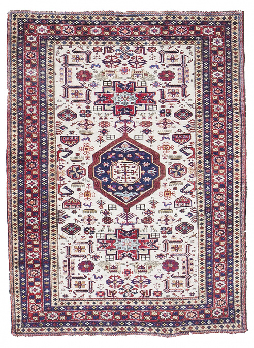 Alfombra de campo blanco con decoración geométria, medallón