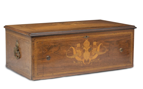 Caja de música de madera de palosanto y marquetería de triu