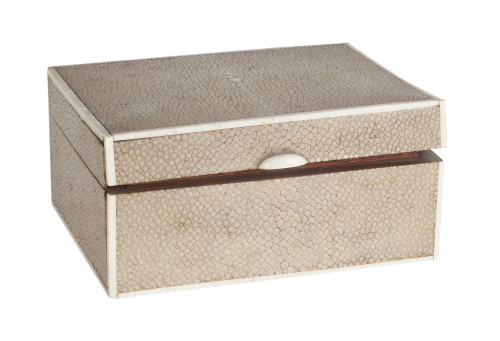 Caja art -decó en galuchat y marfil.Trabajo francés, años
