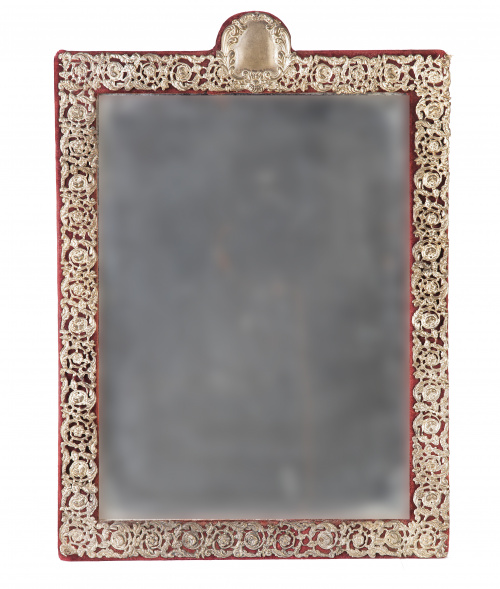 Espejo de tocador de plata aplicada sobre madera, h. 1900.