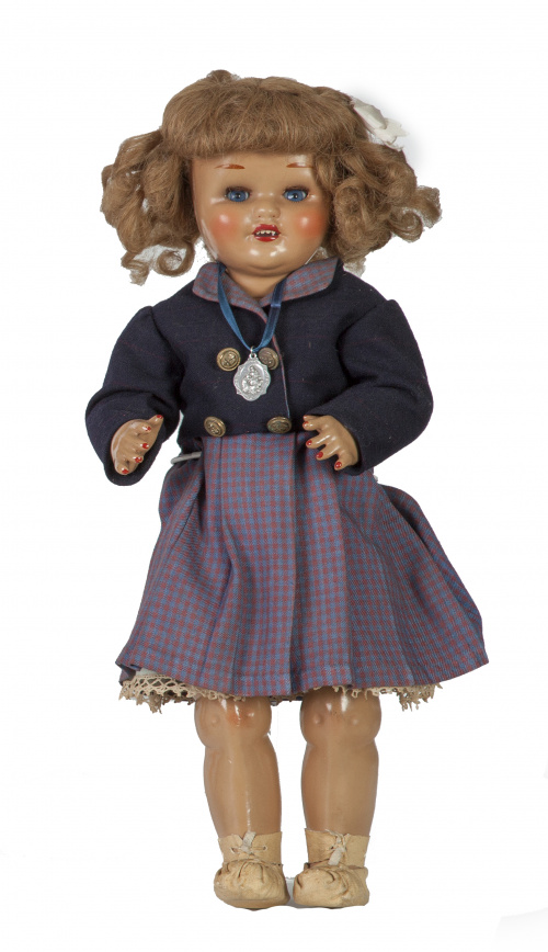 Muñeca Maricela con uniforme escolar.Fabricada por Santia
