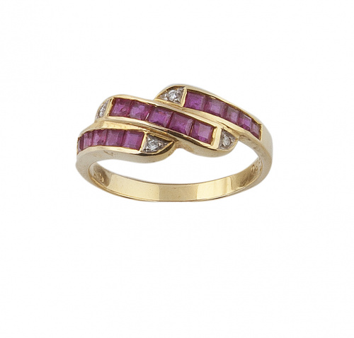 Sortija alianza con rubíes calibrados en tre bandas ondulad