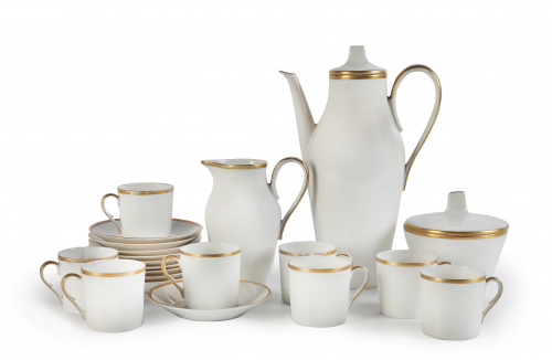 Juego de café de porcelana esmaltada y dorada. Bidasoa s.