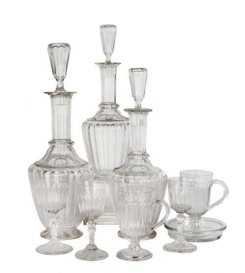 Cristalería de cristal trasparente acanalada.pp. del S. X