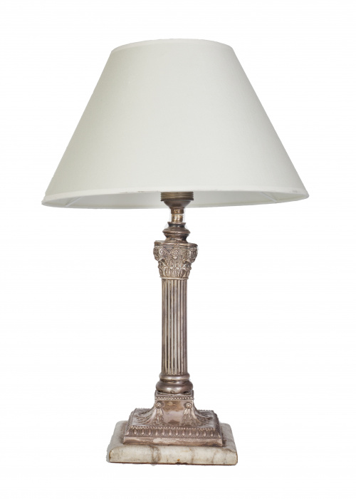 Lámpara de sobremesa con pie de plata de Durán, S. XX.