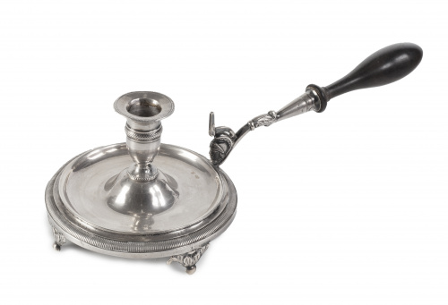 Palmatoria fernandina con mango de madera, rematado en cabe