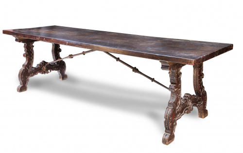 Bufete de madera de nogal.Trabajo español, S. XVII.