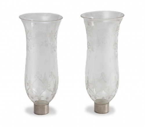 Dos cristales de plata para quinqué grabados al ácido, pp. 