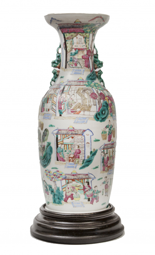 Jarrón en porcelana esmaltada de la familia rosa.China, S